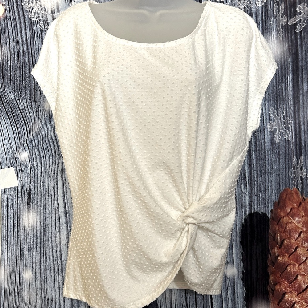 W5 White Cap Sleeve Top With Swiss Dot Material Gathers on the Side Women's XL